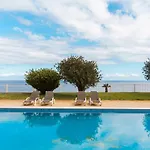 Sunny Getaway In