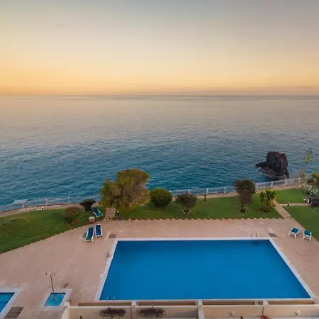 Sunny Getaway In * Funchal (Madeira)