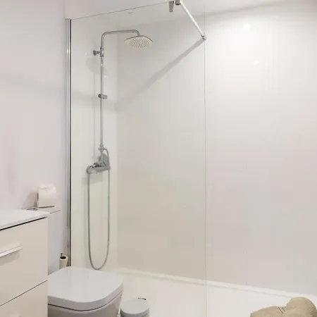 Sunny Getaway In شقة فونشال