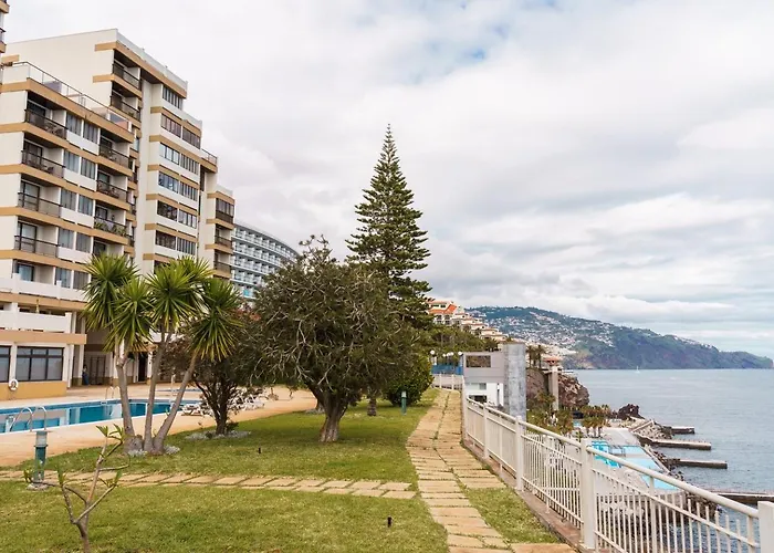 Апартаменты Sunny Getaway In