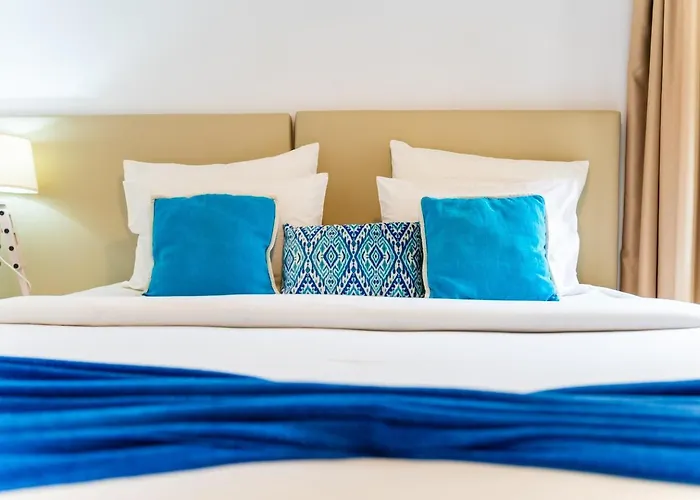 Апартаменты Sunny Getaway In *