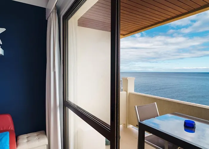 Апартаменты Sunny Getaway In Фуншал