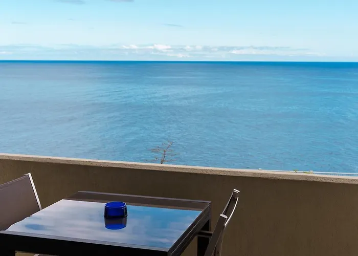 Sunny Getaway In * Фуншал