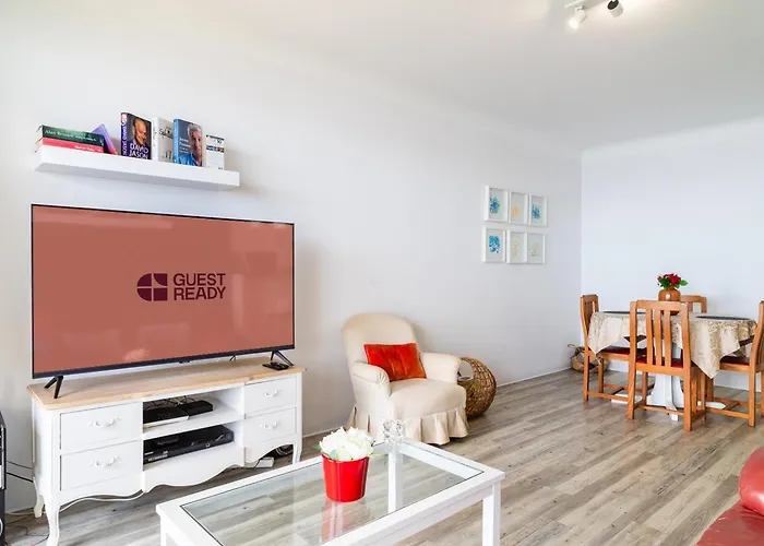 Sunny Getaway In Апартаменты