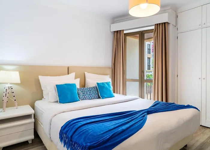 Апартаменты Sunny Getaway In *