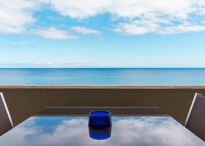 Sunny Getaway In Фуншал