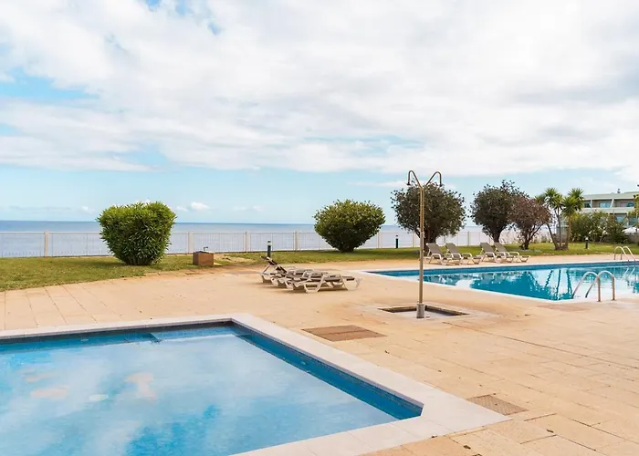 Sunny Getaway In Апартаменты